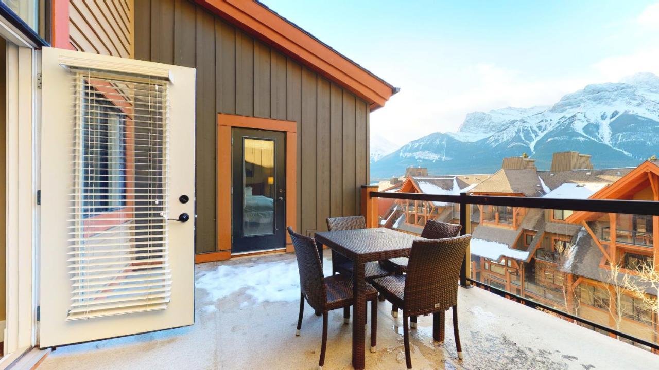 Spectacular Penthouse With Amazing Views, Indoor Pool And Hot Tub Hotell Canmore Eksteriør bilde