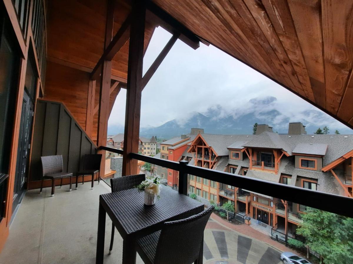 Spectacular Penthouse With Amazing Views, Indoor Pool And Hot Tub Hotell Canmore Eksteriør bilde