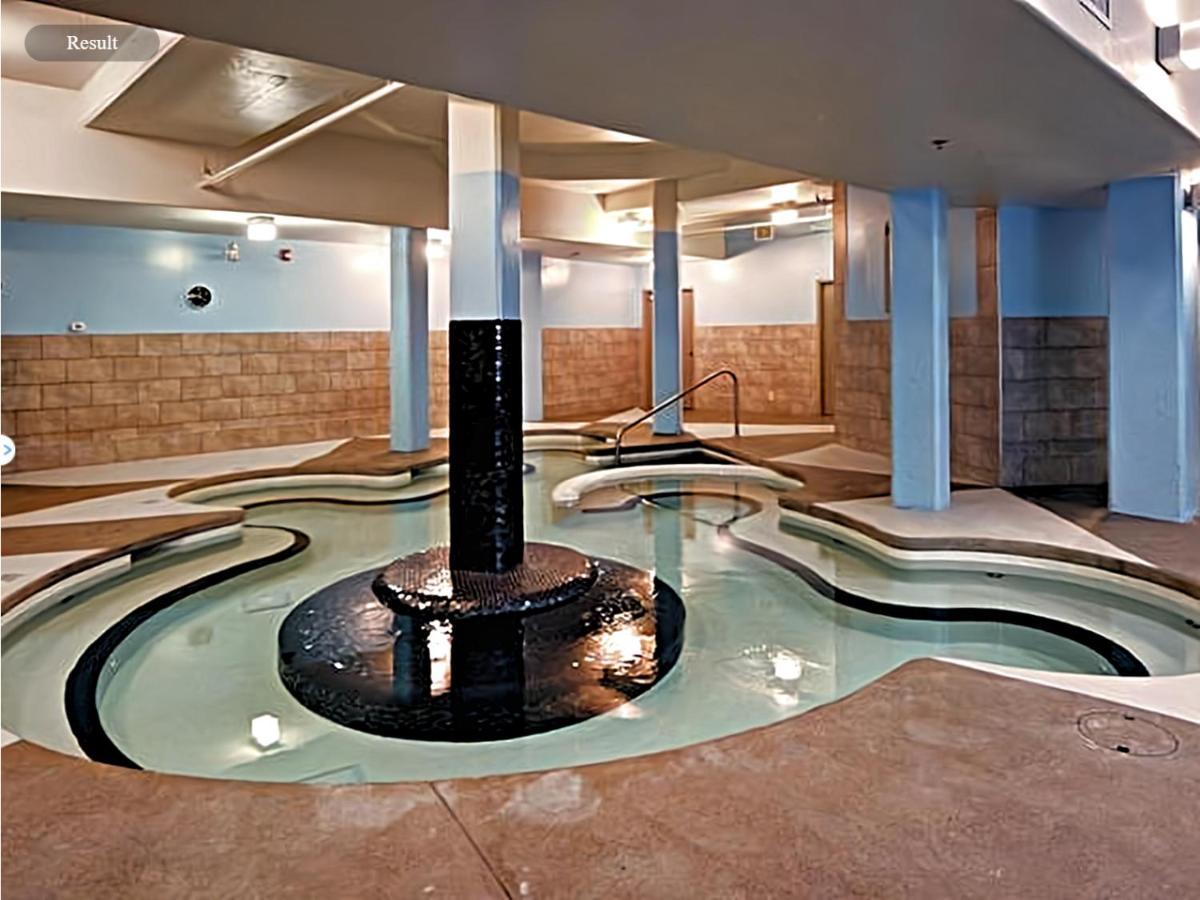 Spectacular Penthouse With Amazing Views, Indoor Pool And Hot Tub Hotell Canmore Eksteriør bilde